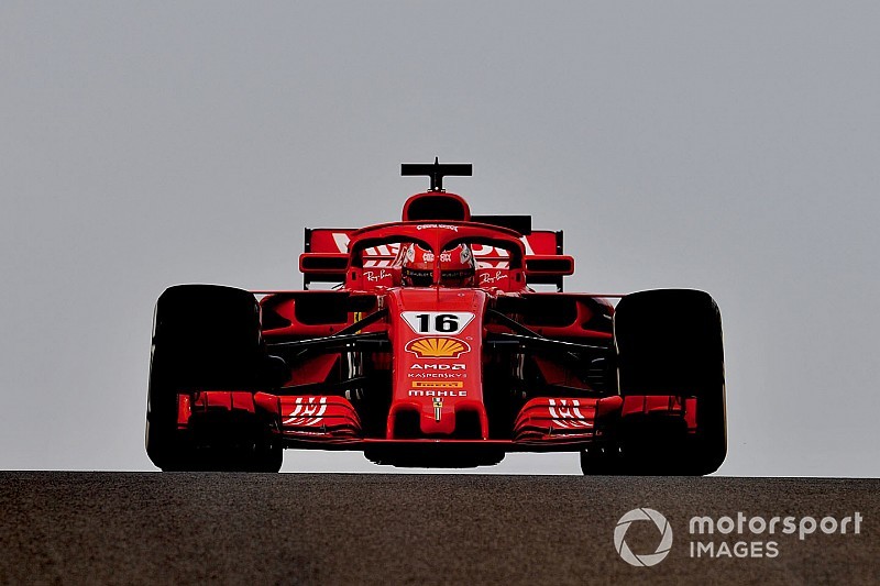 Leclerc place Ferrari en tête à la mi-journée