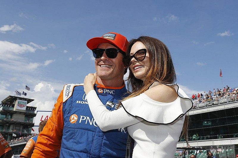 Scott Dixon, Chip Ganassi Racing Honda con su esposa Emma