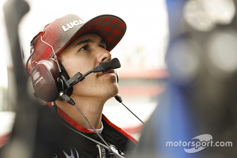 Wickens publica novo vídeo de caminhada