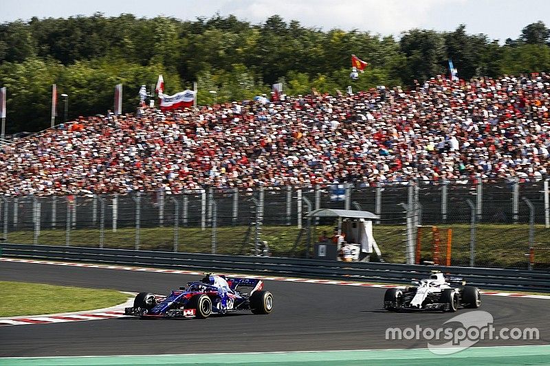 Pierre Gasly, Toro Rosso STR13,  Sergey Sirotkin, Williams FW41