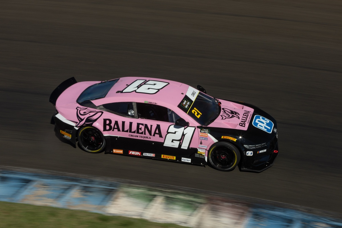 Thiago Camilo vence a corrida 1 da NASCAR Brasil em Londrina