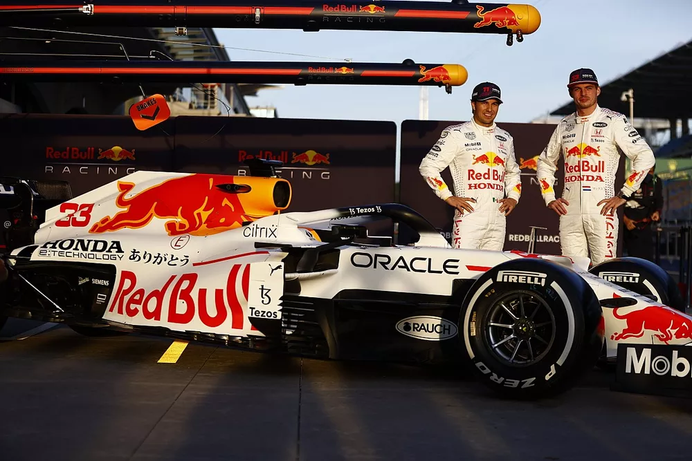 スパーク レッドブル・ホンダ 2021 トルコGP ありがとう 3点セット レッドブル、トルコGP向け特別“日の丸”紅白カラーのマシンを公開
