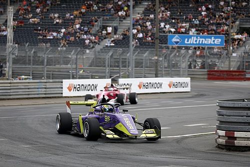 C&oacute;mo la W Series busca llevar a una piloto a la F1