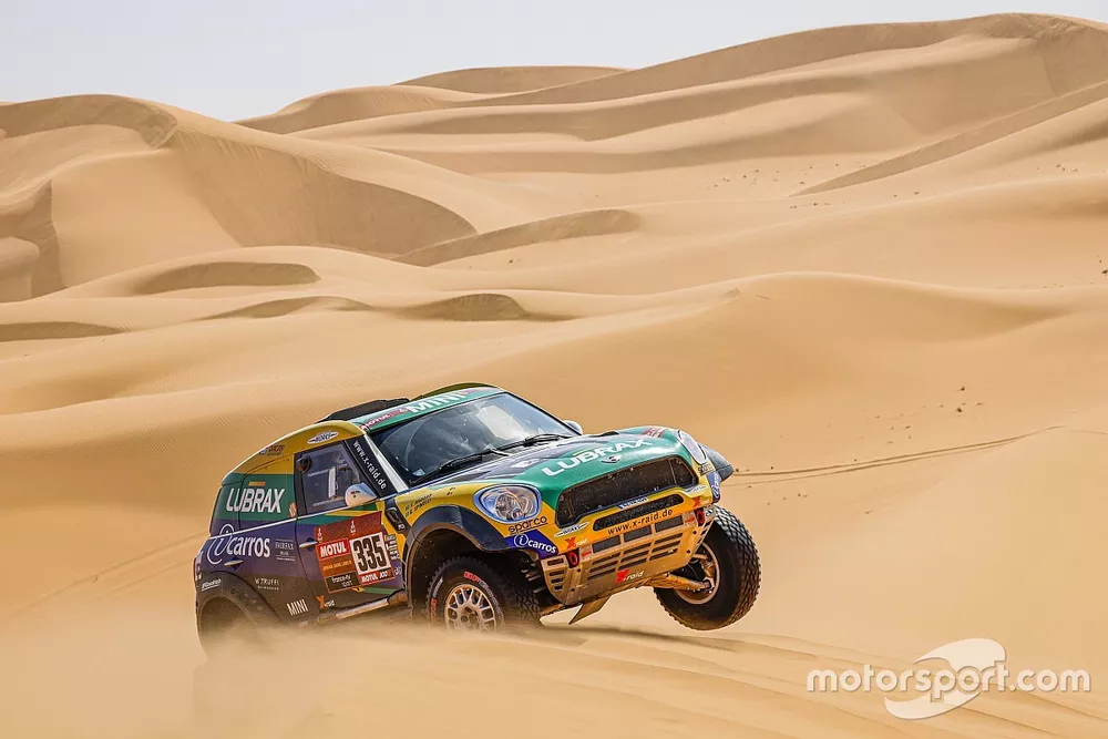 #335 X-Raid Mini JCW Rally Team: Guilherme Spinelli, Youssef Haddad