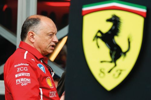 F1: Sob pressão na Ferrari, Vasseur critica mídia italiana após especulações