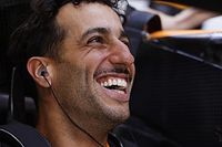 Ricciardo explica qué puede aprender de "Checo" Pérez en Red Bull F1
