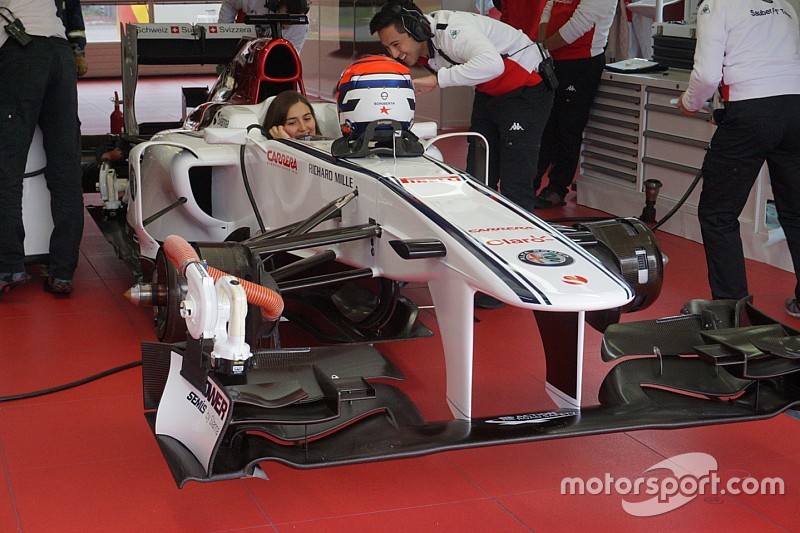 Sauber: Tatiana Calderón impresionó a ingenieros con 25 años de experiencia en la F1
