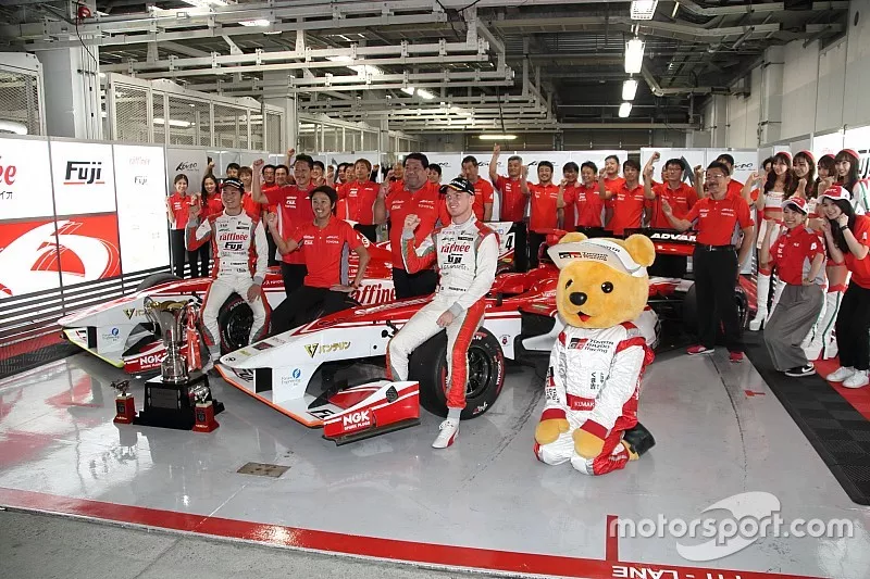 チームチャンピオンを獲得したKONDO RACING