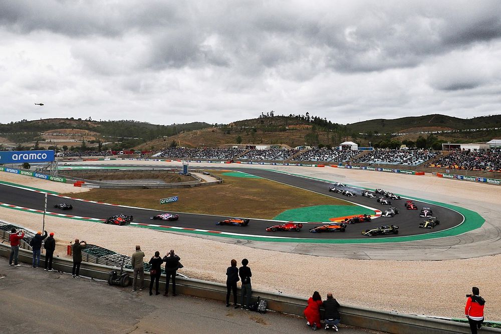 Valtteri Bottas, Mercedes F1 W11, Lewis Hamilton, Mercedes F1 W11, Max Verstappen, Red Bull Racing RB16, Sergio P&eacute;rez, Racing Point RP20, Carlos Sainz Jr., McLaren MCL35