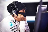 Hamilton volta a acelerar com Mercedes em Silverstone após três meses parado