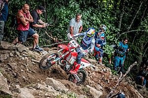 Dw&oacute;ch Polak&oacute;w w dziesiątce