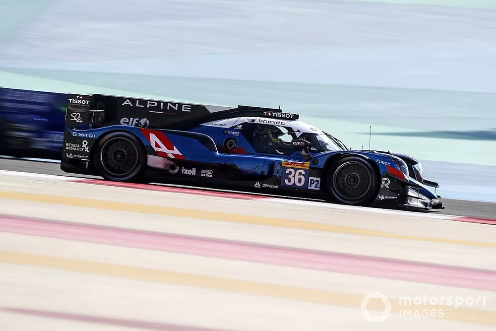 #36 Signatech Alpine Elf Alpine A470: Thomas Laurent, Andre Negrao, Pierre Ragues 