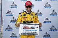 Kenseth toma la pole para Richmond y Su&aacute;rez en 16&deg;