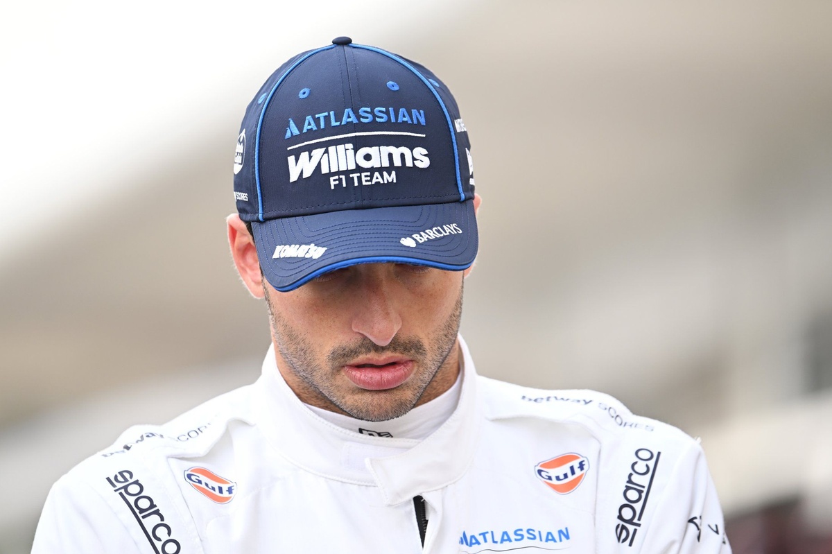 Sainz avisa: "Será una carrera larga, estamos a 8 décimas de la zona media