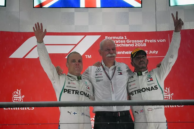 Podium: second place Valtteri Bottas, Mercedes-AMG F1, Dr. Dieter Zetsche, CEO of Daimler AG, Race winner Lewis Hamilton, Mercedes-AMG F1