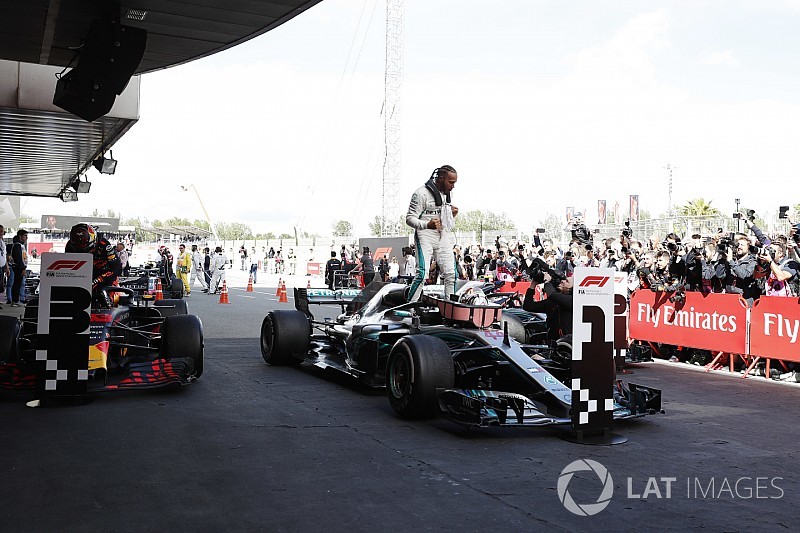 Formel 1 Spanien 2018: Ferrari patzt bei Sieg von Lewis Hamilton!