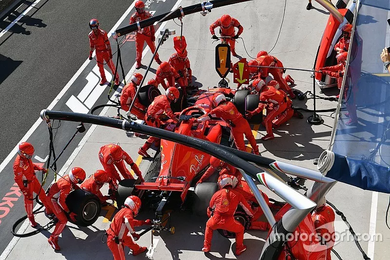 Sebastian Vettel, Ferrari SF71H pit stop