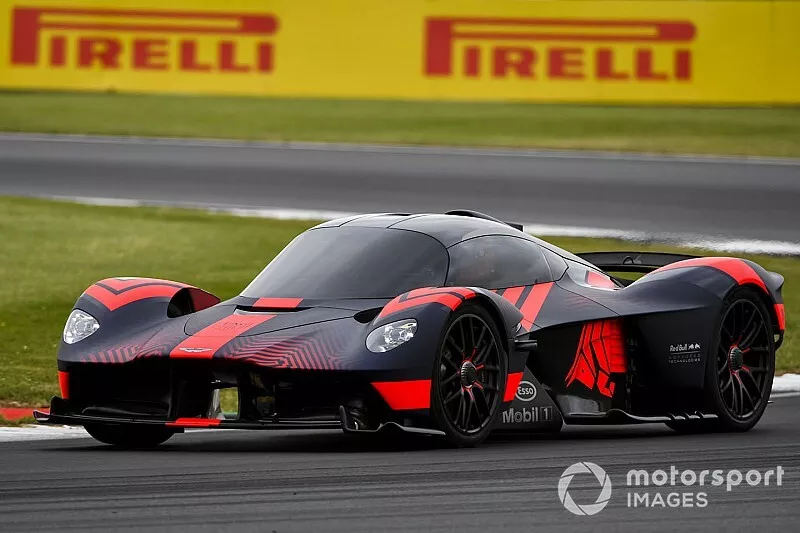L'Aston Martin Valkyrie en piste pour la premi&egrave;re fois