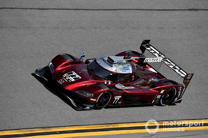 Mazda anota pole para 24H de Daytona; Castroneves larga em 2º