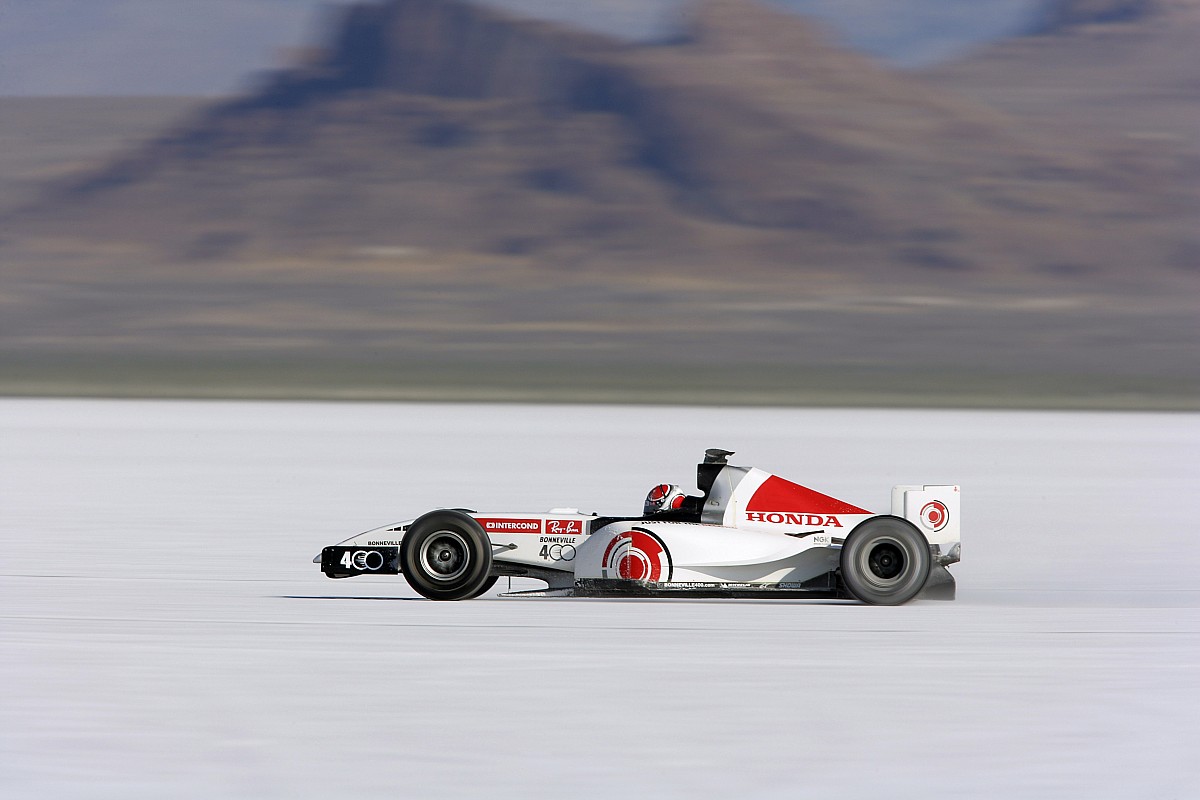 F1マシンからリヤウイングを取り払ったらどうなる……？ 2006年にホンダ