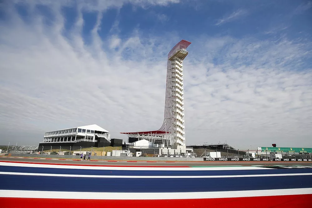 Torre di osservazione accanto alla pista