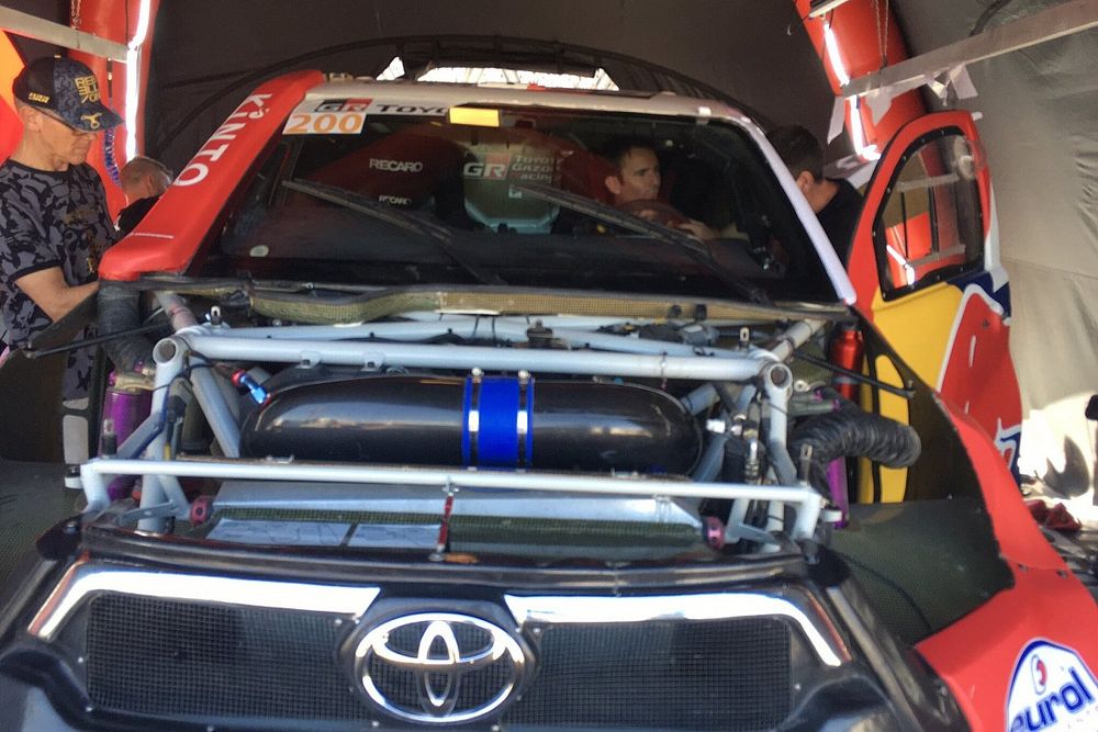 Romain Dumas, Toyota Hilux