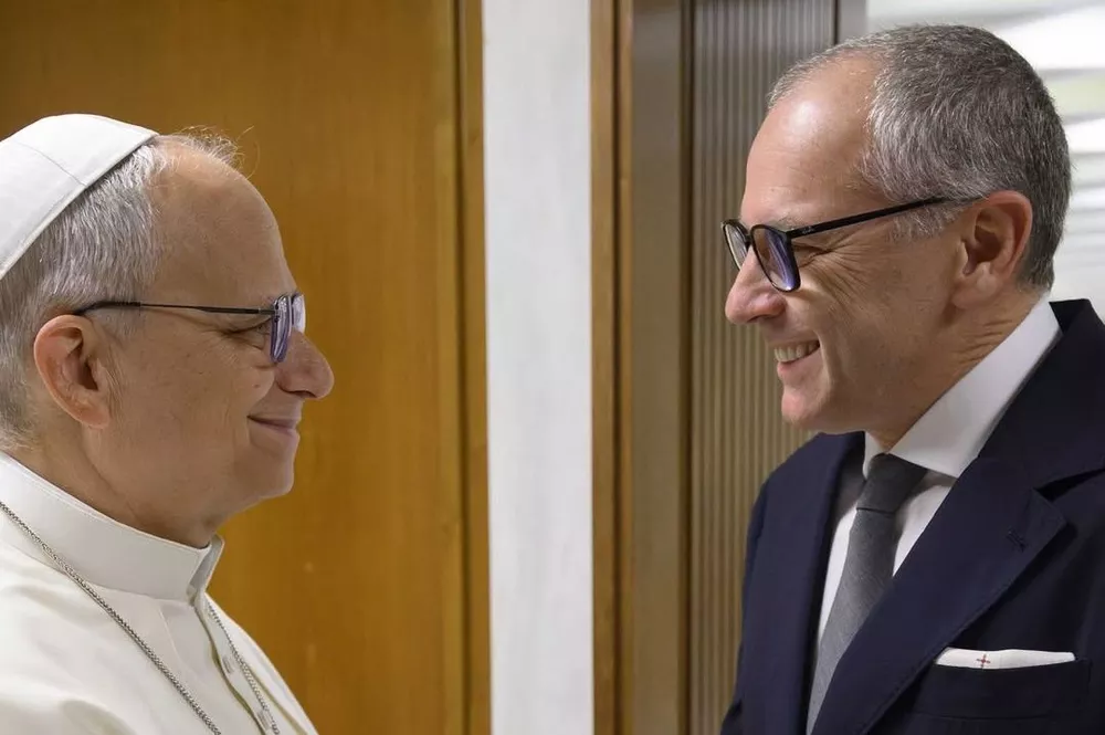 CEO da F1 Stefano Domenicali e Papa Le&atilde;o XIV