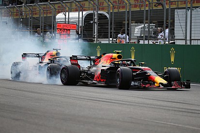 Fotogallery: ecco la sequenza dell'incidente delle Red Bull a Baku