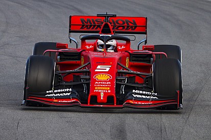Vettel niet blij met nieuwe voorvleugels: "Zien er lelijk uit"