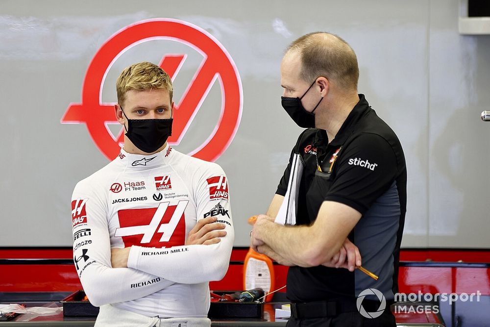 Mick Schumacher with race engineer Gary Gannon  