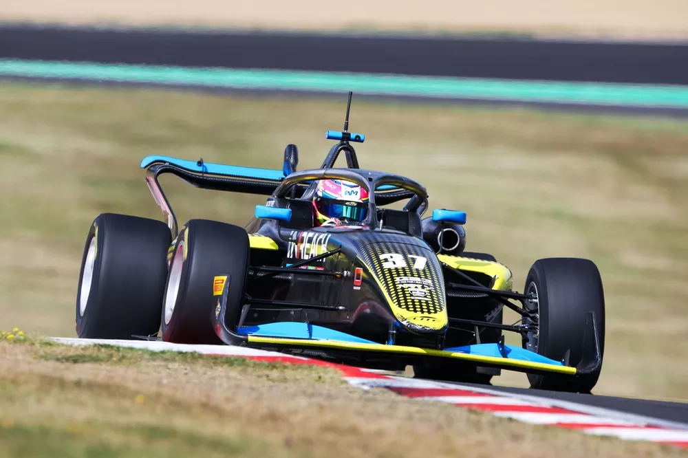 Will Macintyre, Elite Motorsport
