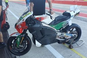 Las novedades de Honda en el test de Misano: nuevo carenado y llamativo col&iacute;n