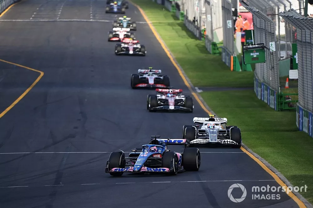 Fernando Alonso, Alpine A522, Yuki Tsunoda, AlphaTauri AT03, Valtteri Bottas, Alfa Romeo C42