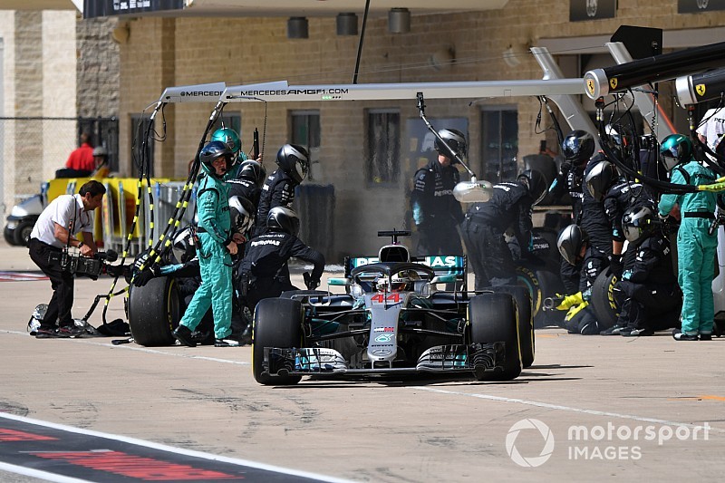 Hamilton: Mercedes olarak işi kendimiz zorlaştırdık