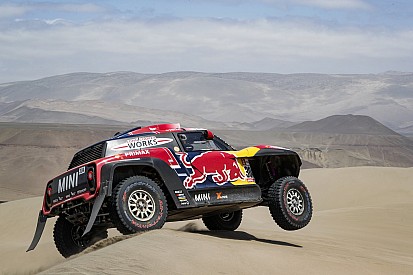 Autos, étape 7 - Et de deux pour Peterhansel, Al-Attiyah prudent