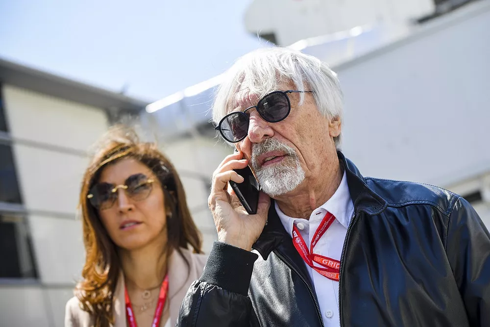 Bernie Ecclestone, presidente emérito de la Fórmula 1 y su esposa Fabiana