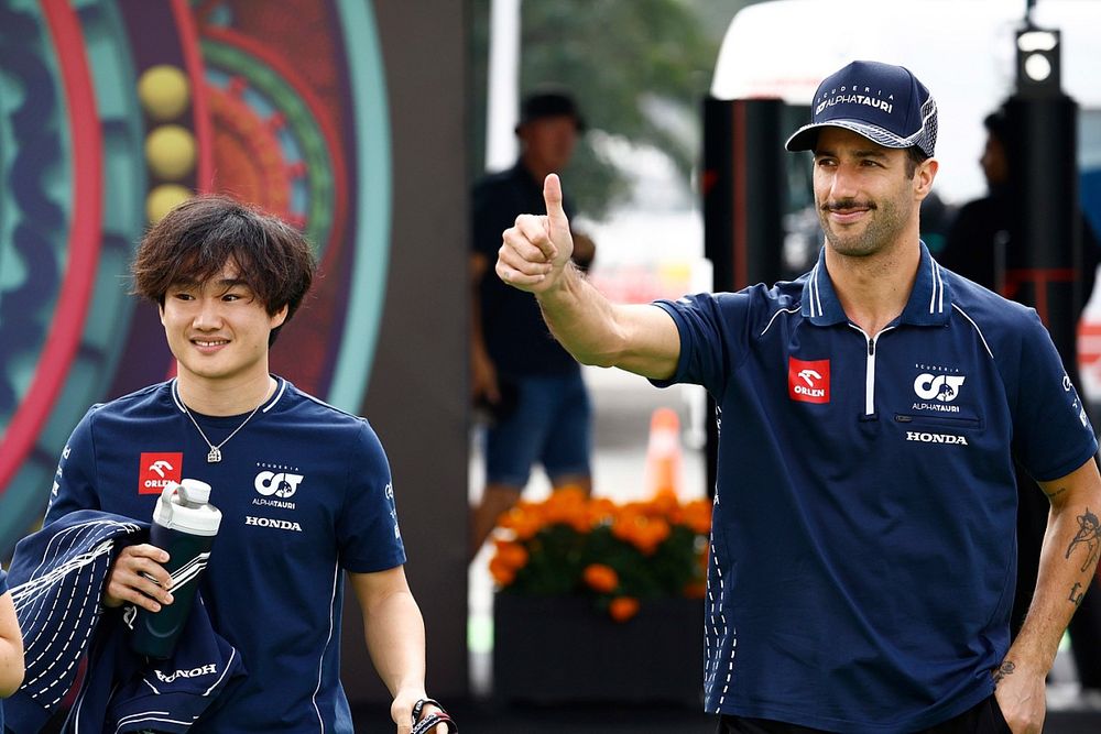 角田裕毅　ローソン　アルファタウリ　2023 ドライバーズカード 2023 角田裕毅 アルファタウリ 直筆サイン入 ドライバーズカード