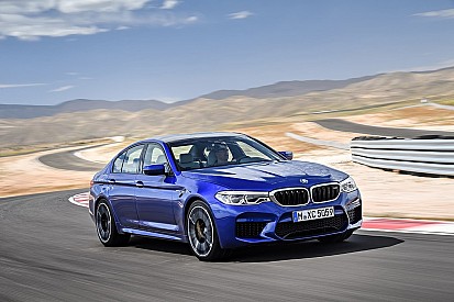 Nuova BMW M5, 4x4 o posteriore a scelta
