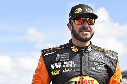 Martin Truex Jr. fastest in final Cup practice; Stenhouse wrecks