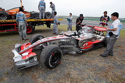 Mercedes se diz alerta para evitar fracasso da McLaren em 2007