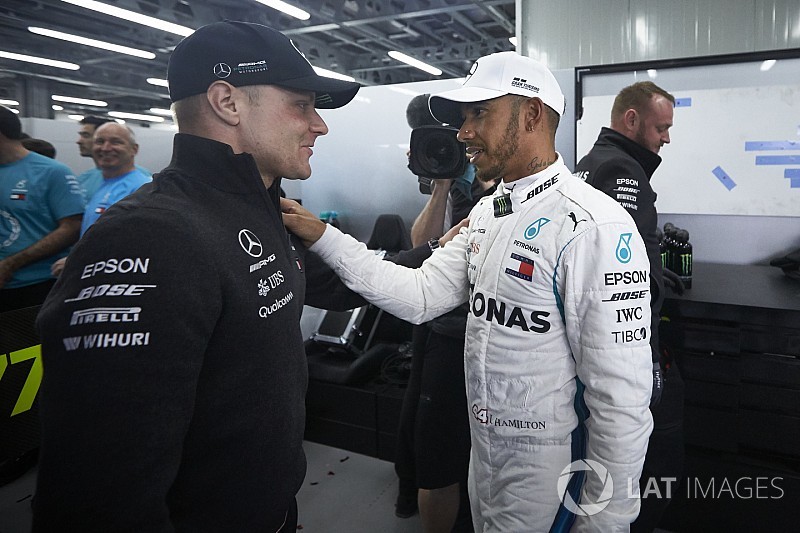 Hamilton, Bottas'ı diğer takım arkadaşlarına tercih ediyor