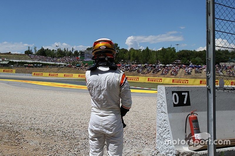 Se retira de la carrera Stoffel Vandoorne, McLaren