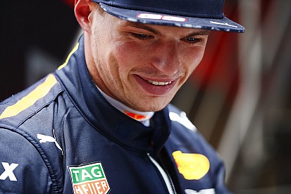 Хорнер исключил возможность перехода Ферстаппена в Ferrari