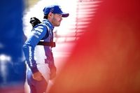 La nueva regla que podr&iacute;a evitar el doblete de Larson de NASCAR e Indy 500