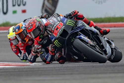 MotoGP: Como (e por que) a Yamaha est&aacute; desenvolvendo tr&ecirc;s motos simultaneamente?