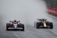 Checo Pérez y Liam Lawson cambian su forma de pelear entre ellos en Brasil