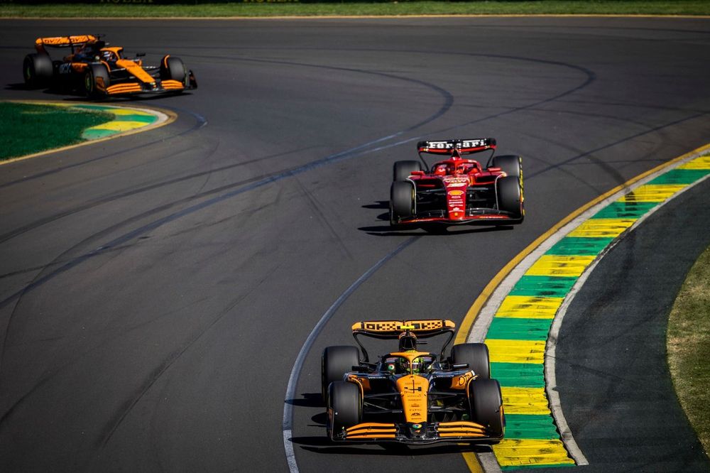 Lando Norris, McLaren MCL38, Charles Leclerc, Ferrari SF-24, Oscar Piastri, McLaren MCL38