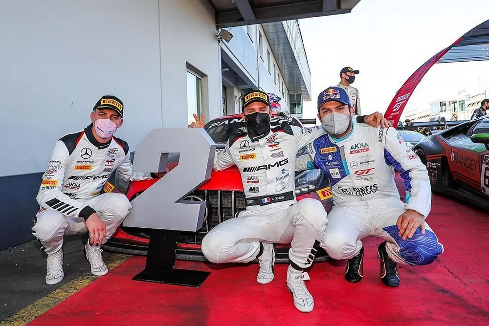 Felipe Fraga comemora p&oacute;dio em Nurburgring 