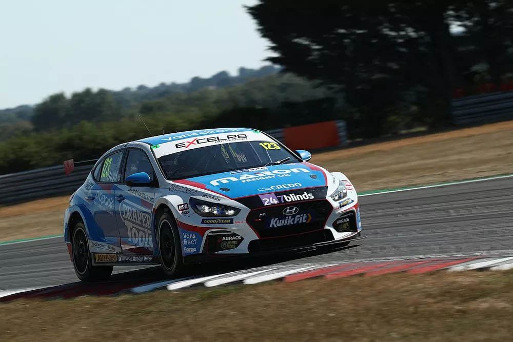 Daniel Lloyd, Bristol Street Motors with EXCELR8 TradePriceCars.com Hyundai i30N 