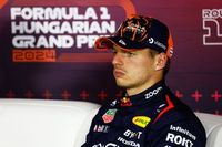 Verstappen manda a "todos a la mierda" tras su toque con Hamilton